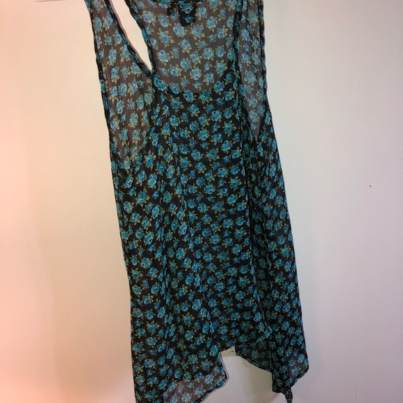 Sheer loose tank - Picture 2 of 2